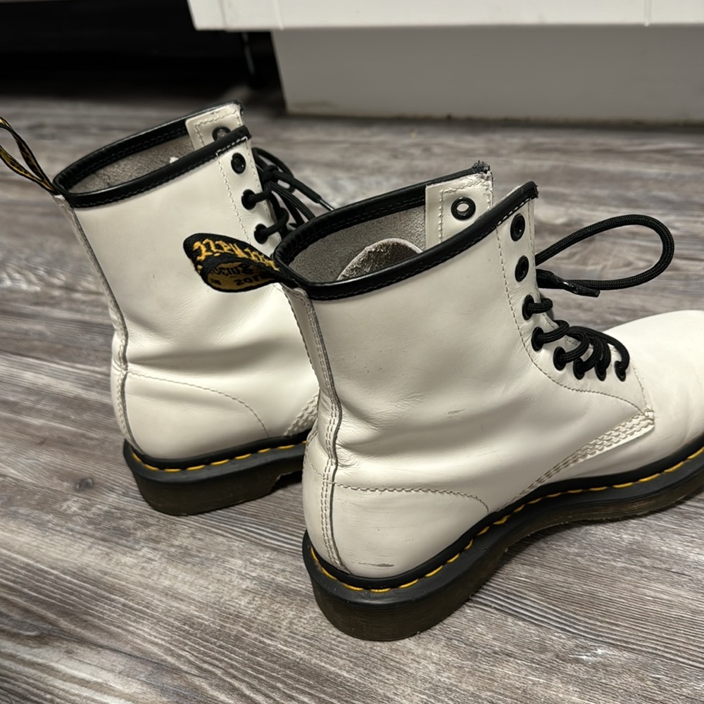 WHITE DOC MARTENS - Picture 4 of 5
